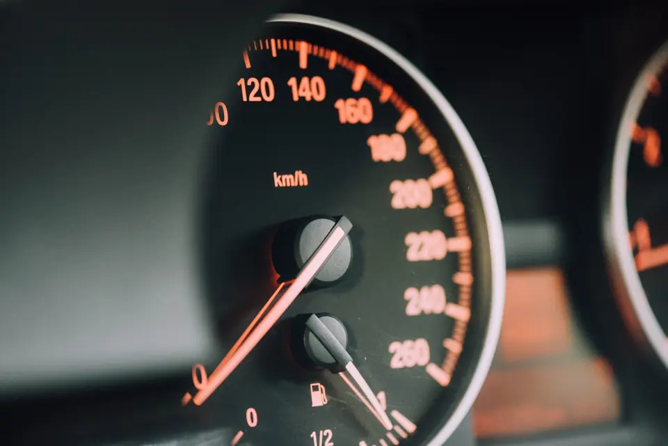 Tachometer eines Autos